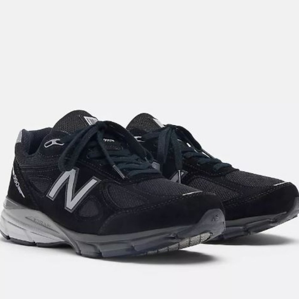 New Balance 990v4 sneakers Black, Size 11.5, width 2E